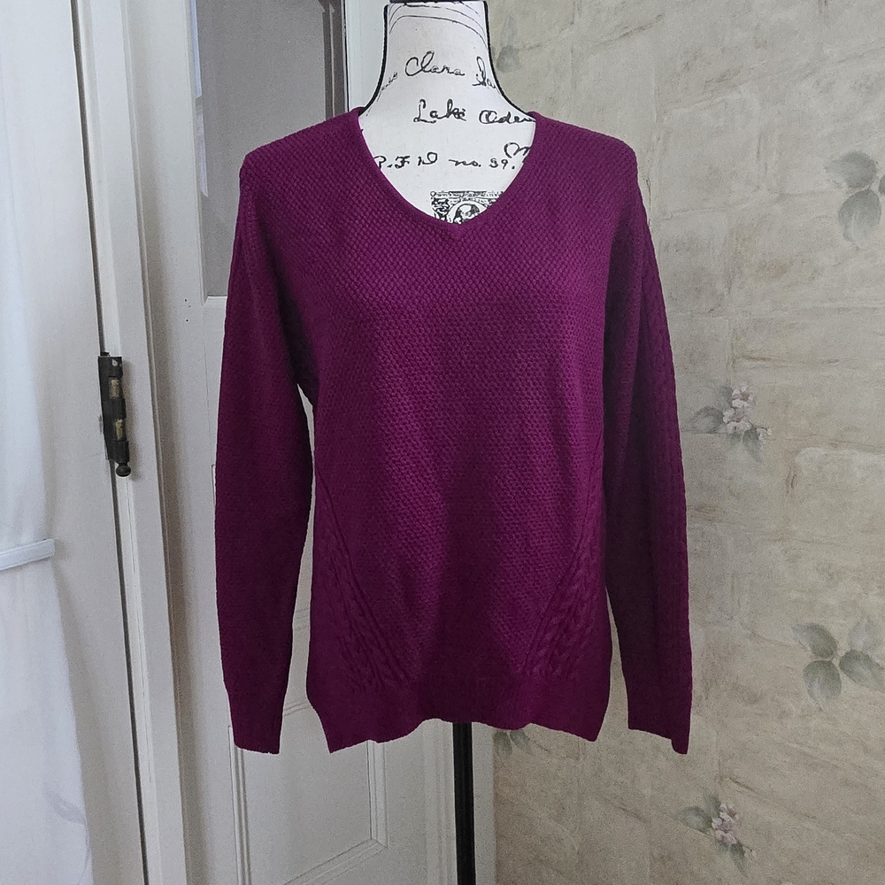 St. John V-Neck Sweater in Rich Purple